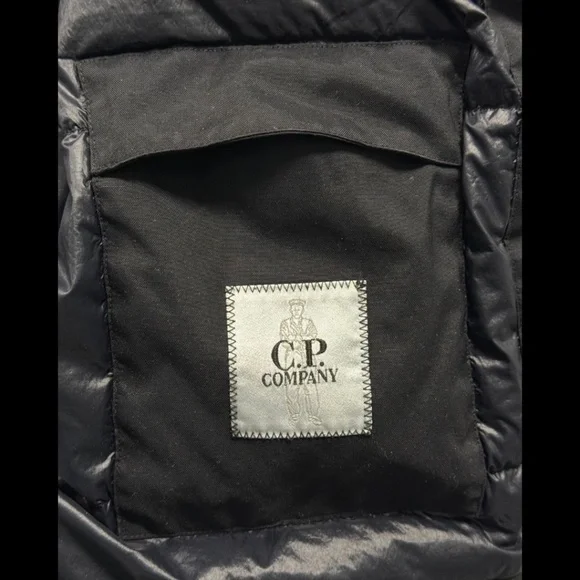 C.P. COMPANY BLACK NYLON PUFFER JACKET - Picture 12 of 15